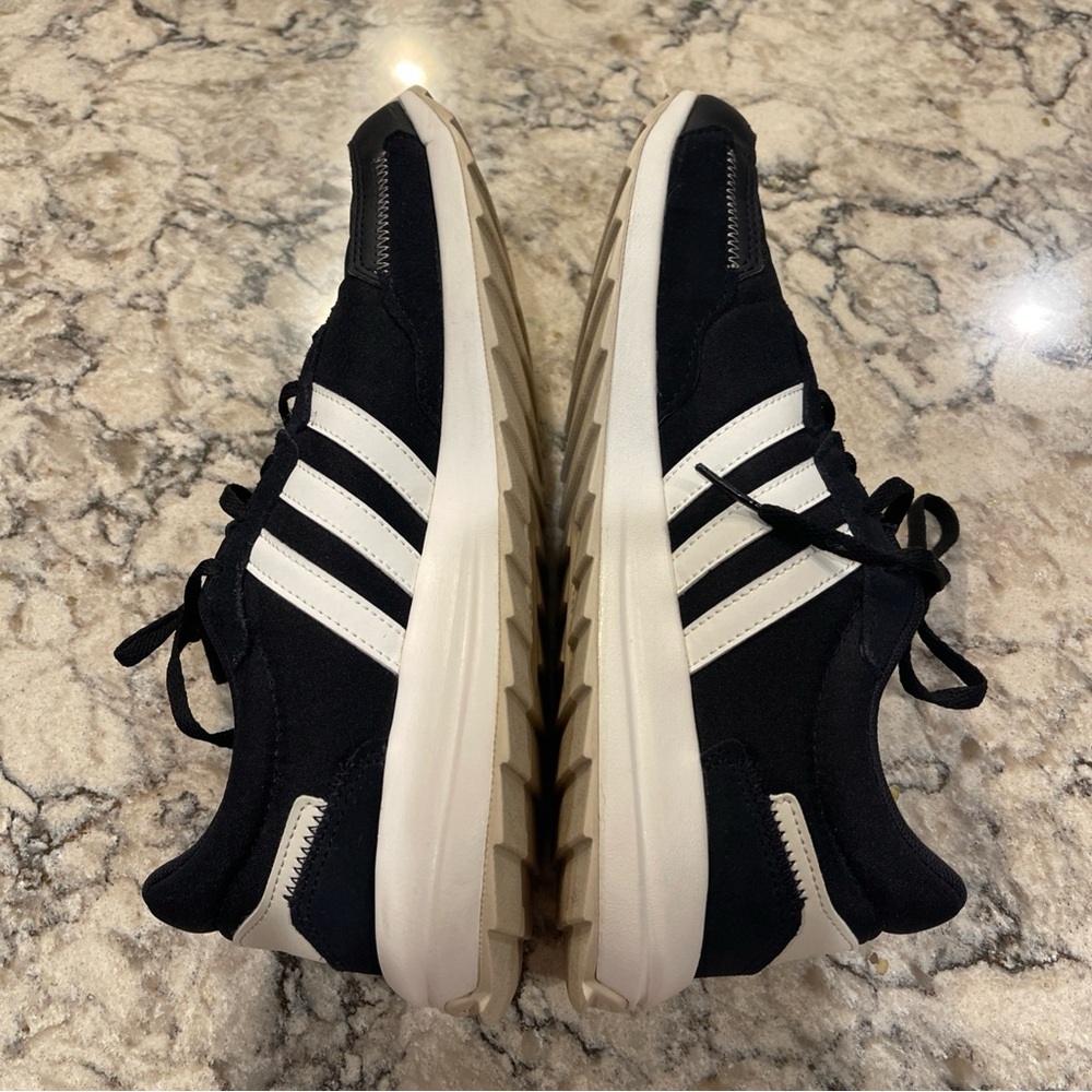 Adidas Retrorun Womens Sneakers Black White Retro Running Shoes EH1859 Size 9.5 - Picture 5 of 15